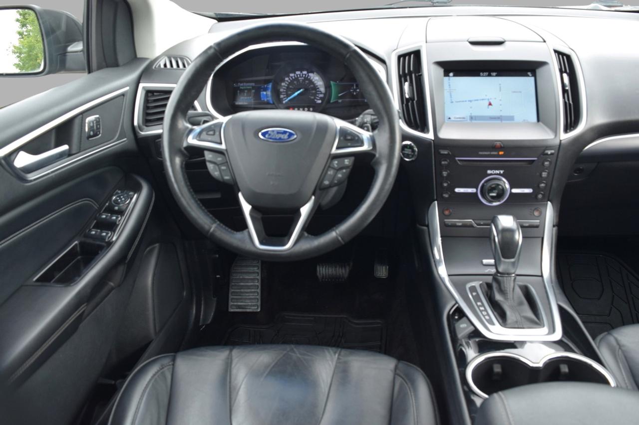 2016 Ford Edge Titanium AWD Leather Navi Panoramic Sunroof Photo