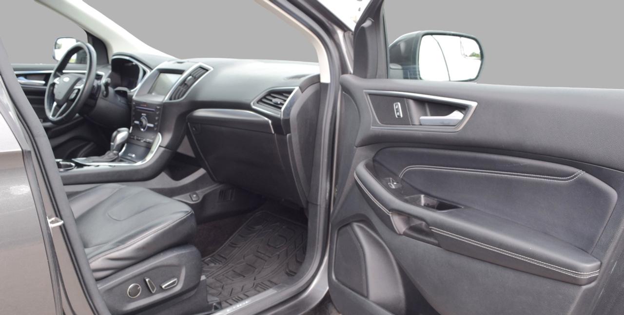 2016 Ford Edge Titanium AWD Leather Navi Panoramic Sunroof Photo