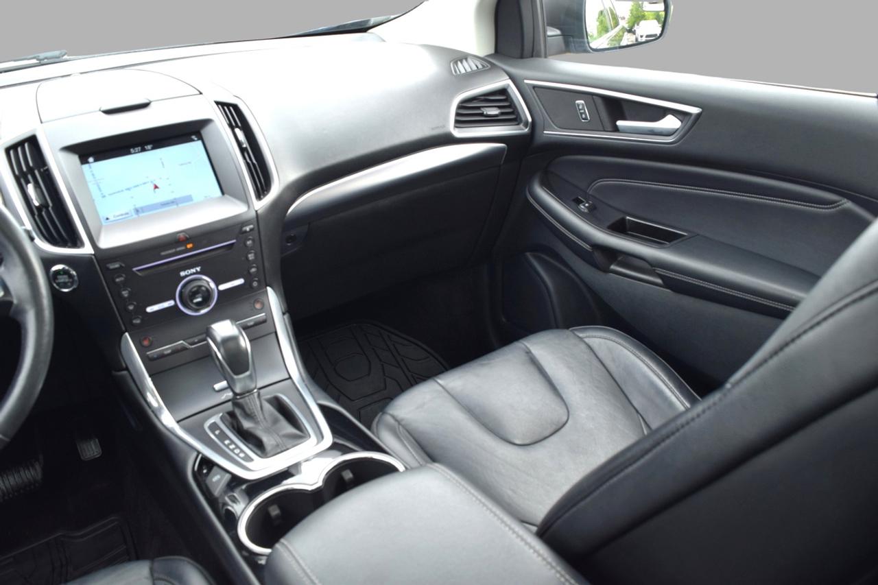 2016 Ford Edge Titanium AWD Leather Navi Panoramic Sunroof Photo