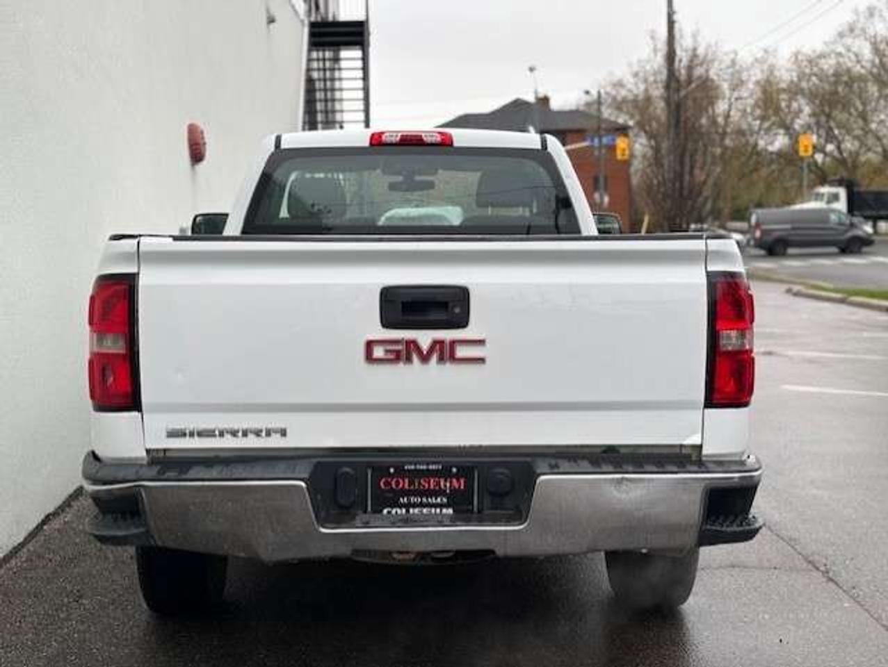2017 GMC Sierra 1500 **REGULAR CAB 8FT LONG BOX-4.3L V6-NO ACCIDENTS** Photo