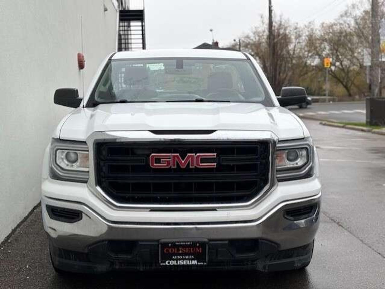 2017 GMC Sierra 1500 **REGULAR CAB 8FT LONG BOX-4.3L V6-NO ACCIDENTS** Photo