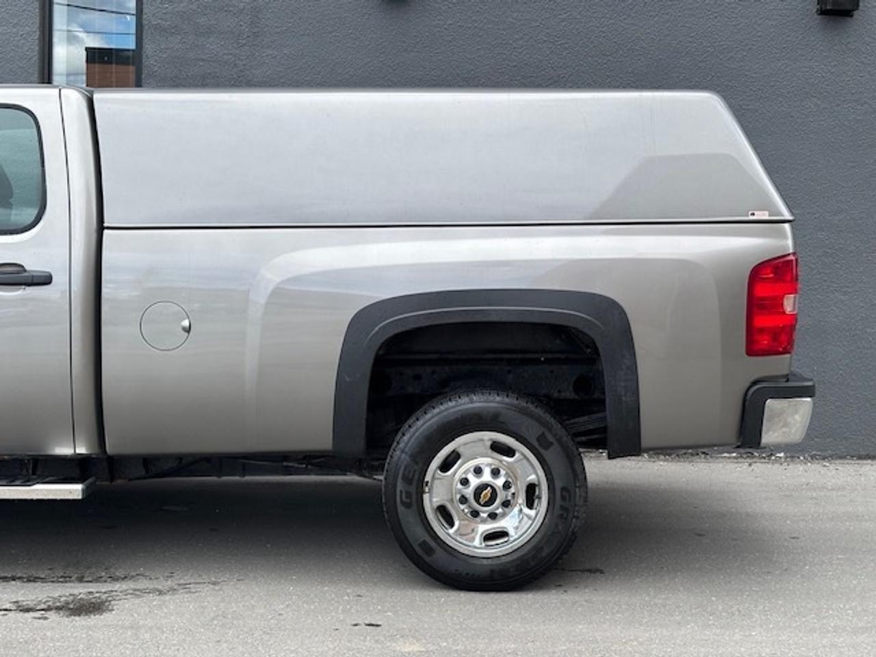 2014 Chevrolet SILVERADO 2500HD **V8 6.0L-CREW CAB-LONG BOX-MATCHING CAP-146KM** Photo