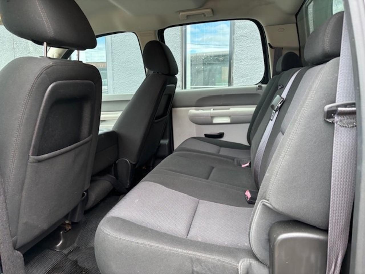 2014 Chevrolet SILVERADO 2500HD **V8 6.0L-CREW CAB-LONG BOX-MATCHING CAP-146KM** Photo