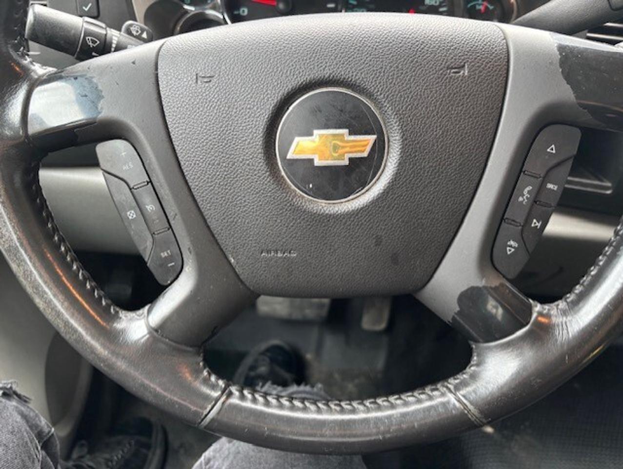 2014 Chevrolet SILVERADO 2500HD **V8 6.0L-CREW CAB-LONG BOX-MATCHING CAP-146KM** Photo