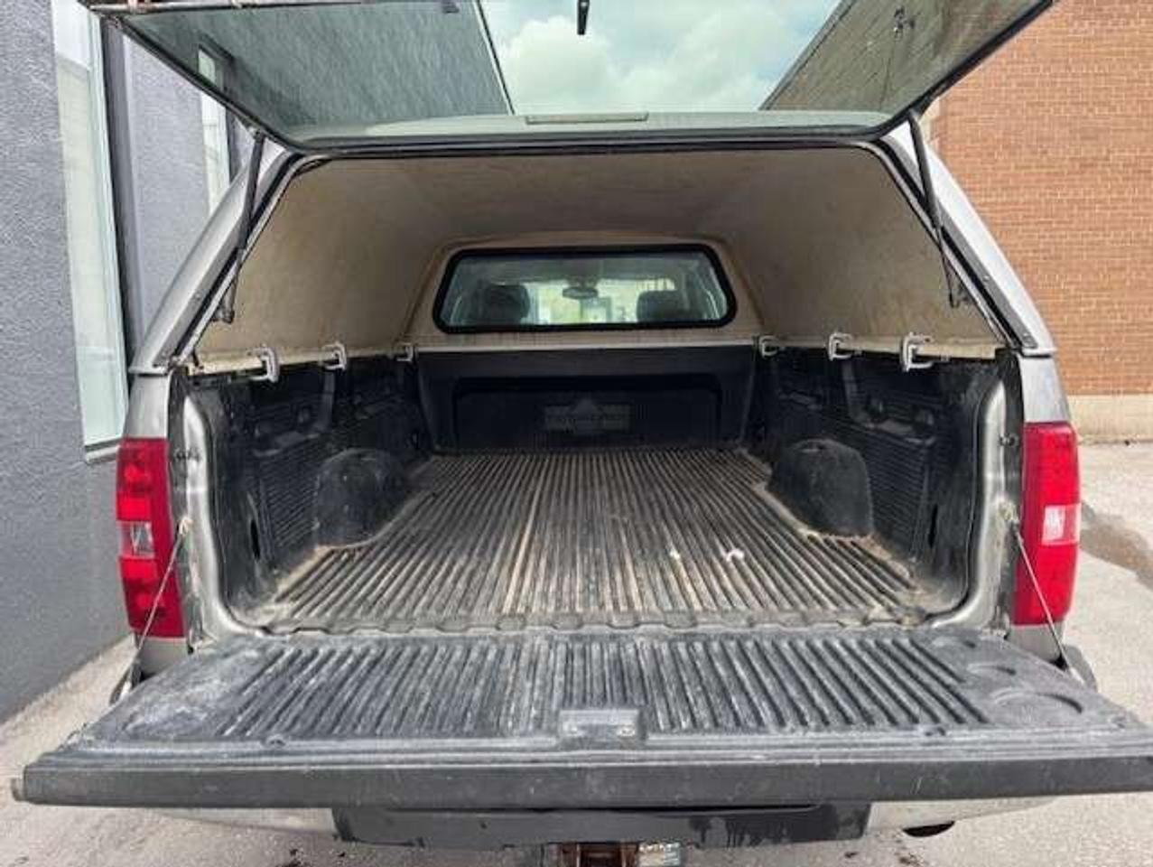 2014 Chevrolet Silverado 2500 **V8 6.0L-CREW CAB-LONG BOX-MATCHING CAP-146KM** Photo