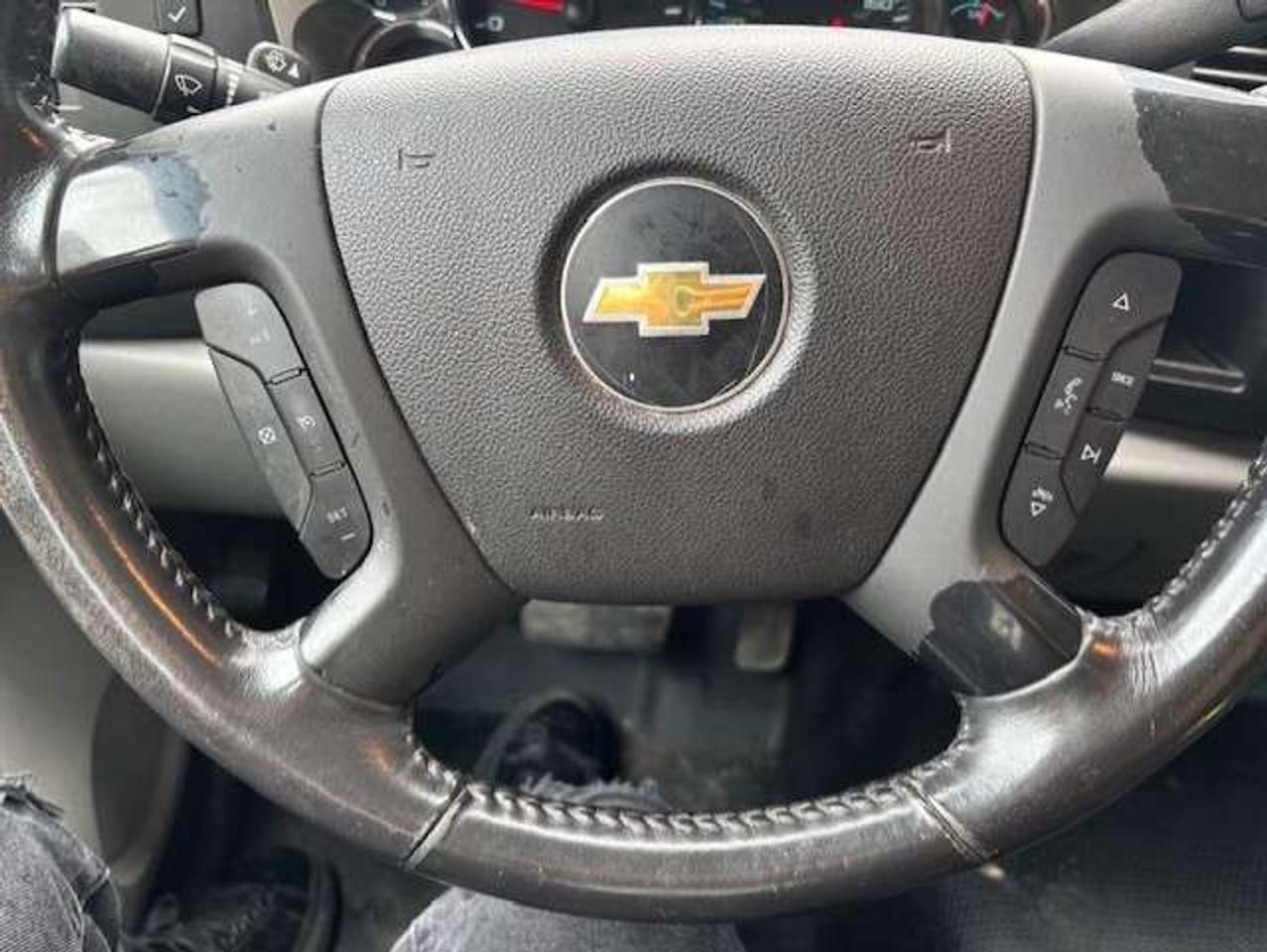 2014 Chevrolet Silverado 2500 **V8 6.0L-CREW CAB-LONG BOX-MATCHING CAP-146KM** Photo