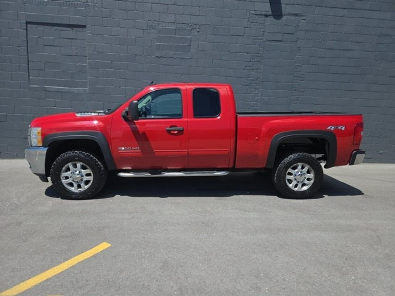 2012 Chevrolet SILVERADO 2500HD LT 4WD 6.6L DURAMAX DIESEL EXTENDED CAB SHORT BOX! Photo
