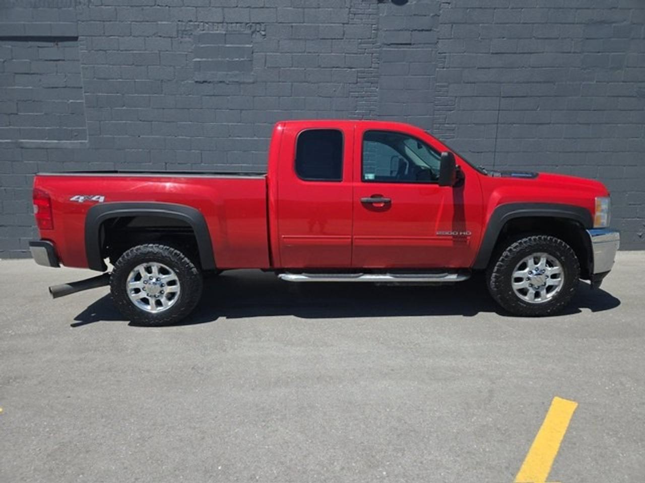 2012 Chevrolet SILVERADO 2500HD LT 4WD 6.6L DURAMAX DIESEL EXTENDED CAB SHORT BOX! Photo