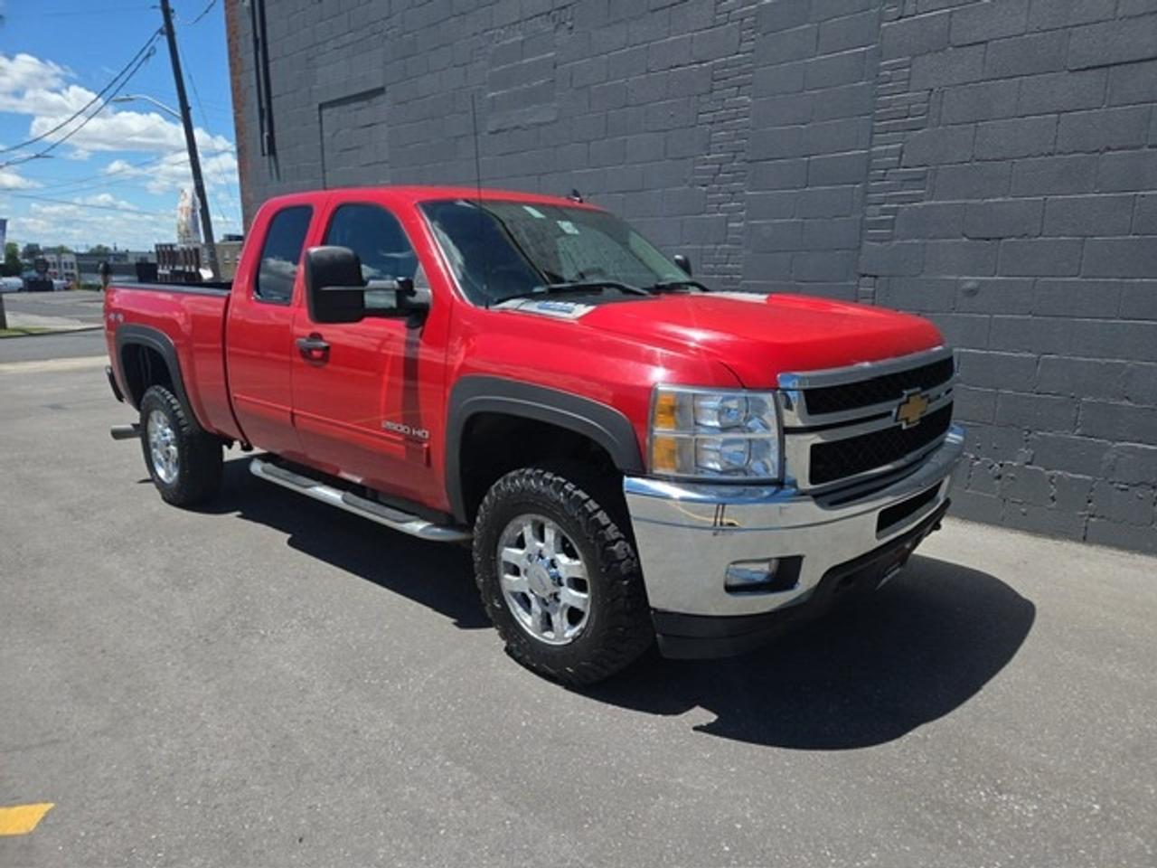 2012 Chevrolet SILVERADO 2500HD LT 4WD 6.6L DURAMAX DIESEL EXTENDED CAB SHORT BOX! Photo