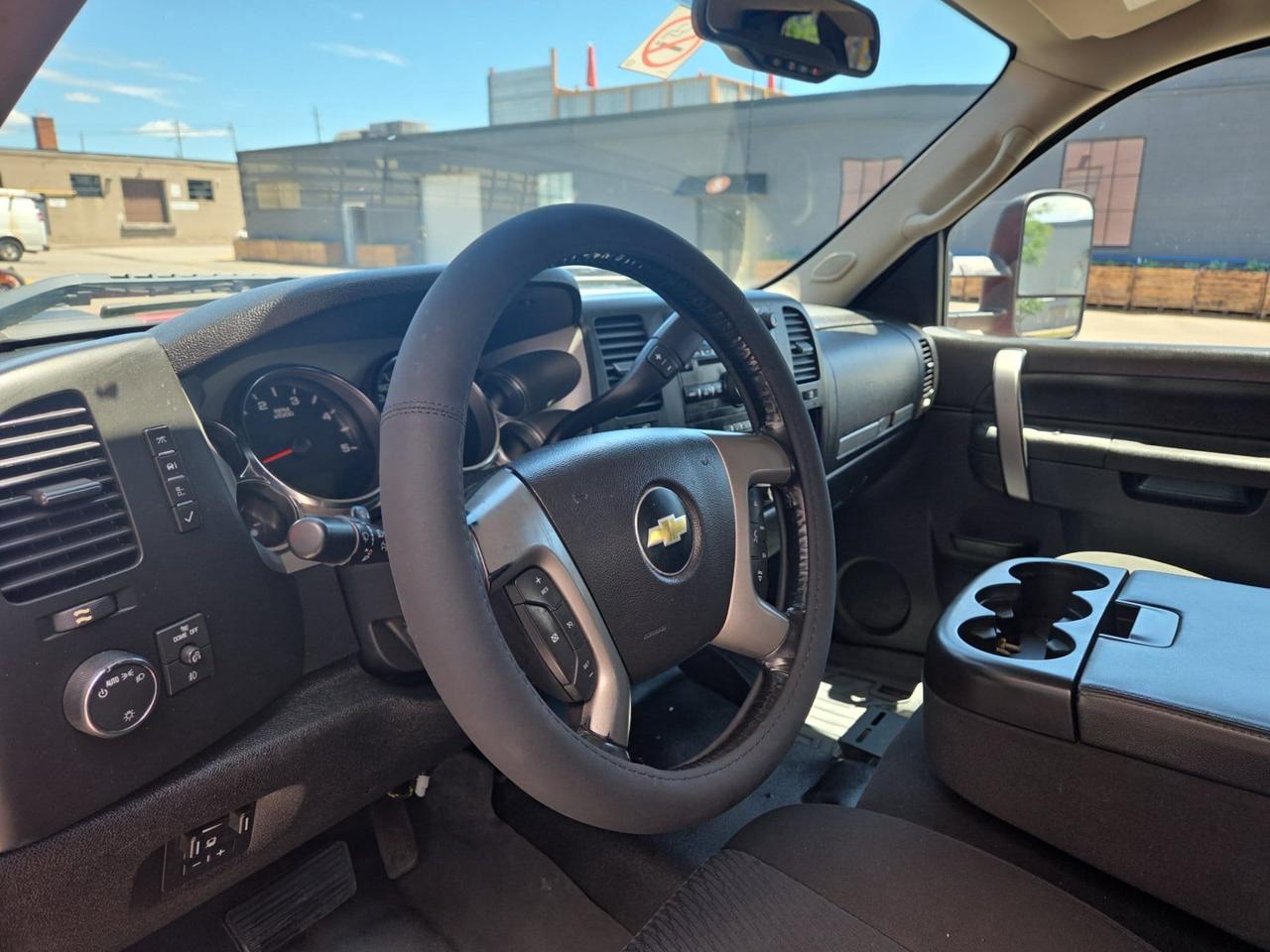 2012 Chevrolet SILVERADO 2500HD LT 4WD 6.6L DURAMAX DIESEL EXTENDED CAB SHORT BOX! Photo