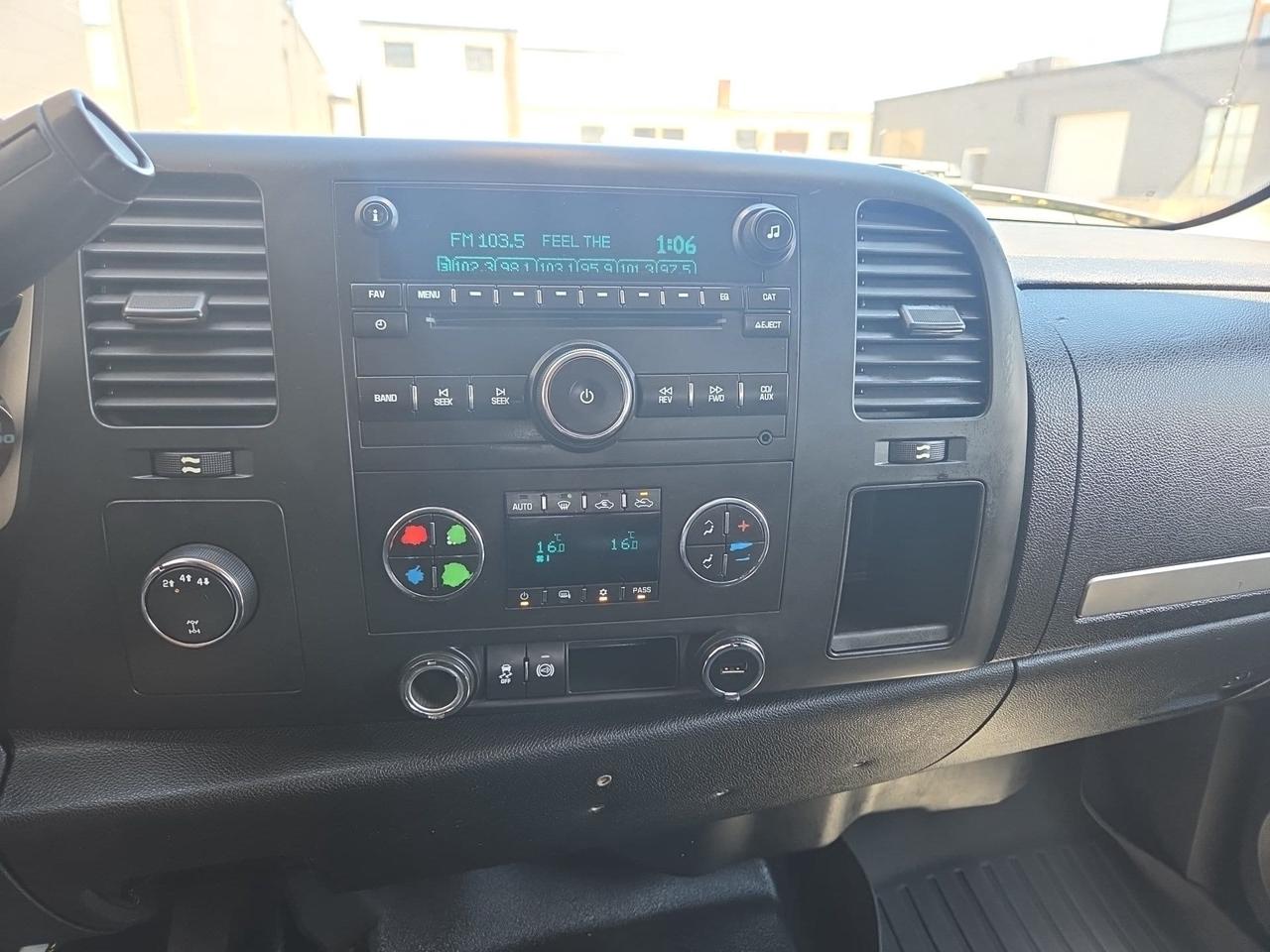 2012 Chevrolet SILVERADO 2500HD LT 4WD 6.6L DURAMAX DIESEL EXTENDED CAB SHORT BOX! Photo