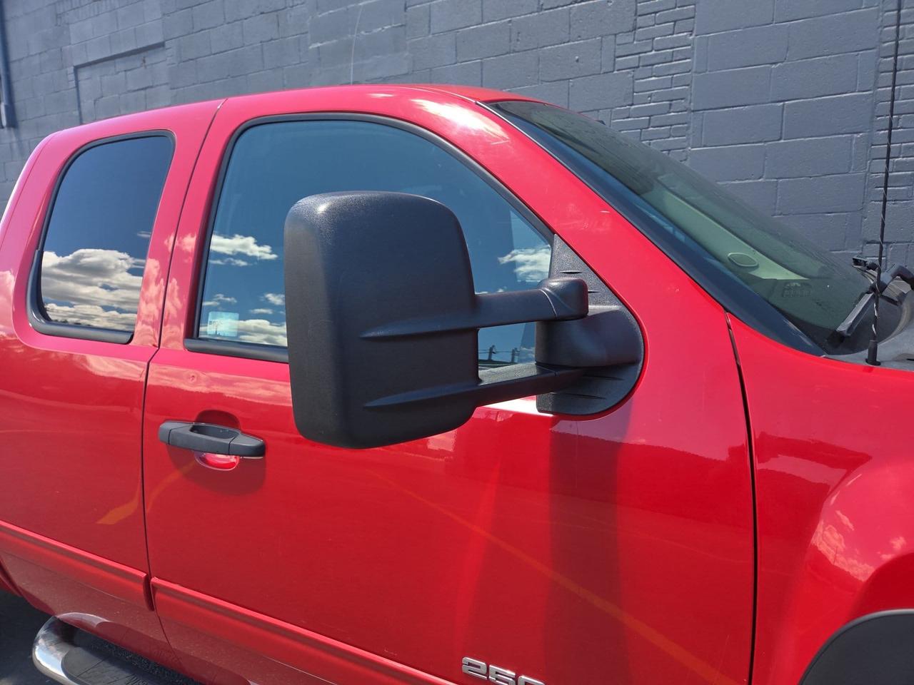 2012 Chevrolet SILVERADO 2500HD LT 4WD 6.6L DURAMAX DIESEL EXTENDED CAB SHORT BOX! Photo