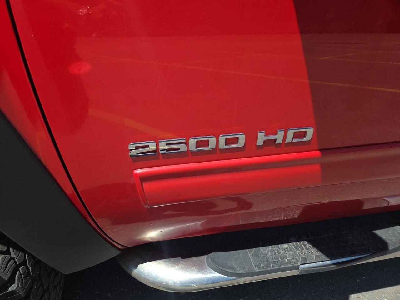2012 Chevrolet SILVERADO 2500HD LT 4WD 6.6L DURAMAX DIESEL EXTENDED CAB SHORT BOX! Photo