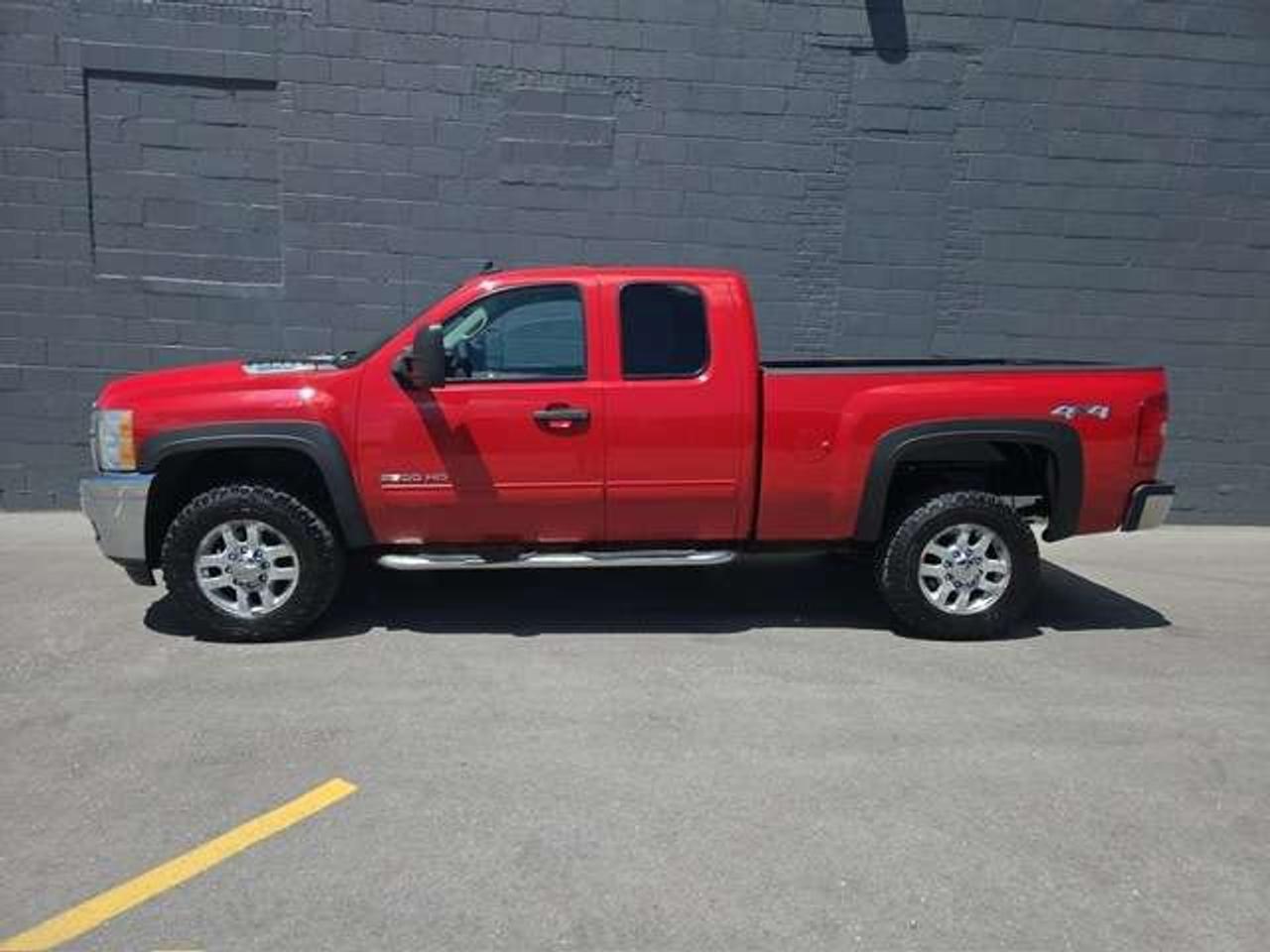 2012 Chevrolet Silverado 2500 LT 4WD 6.6L DURAMAX DIESEL EXTENDED CAB SHORT BOX! Photo