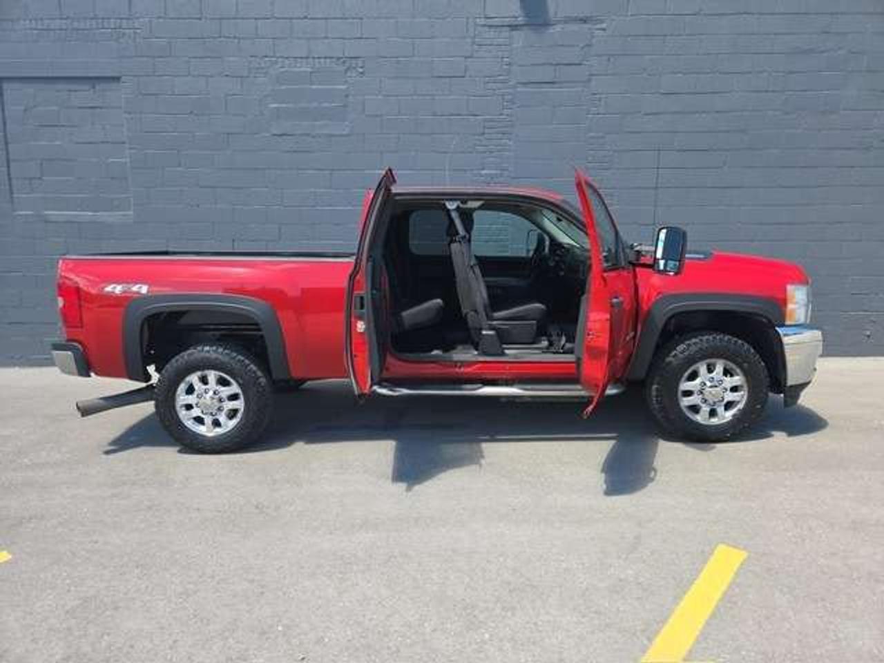 2012 Chevrolet Silverado 2500 LT 4WD 6.6L DURAMAX DIESEL EXTENDED CAB SHORT BOX! Photo