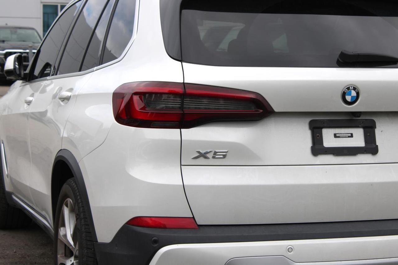 2023 BMW X5 Xdrive40i  Gps Moonroof BkpCam HtdSeats DriveModes Photo