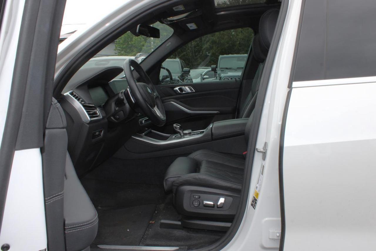 2023 BMW X5 Xdrive40i  Gps Moonroof BkpCam HtdSeats DriveModes Photo