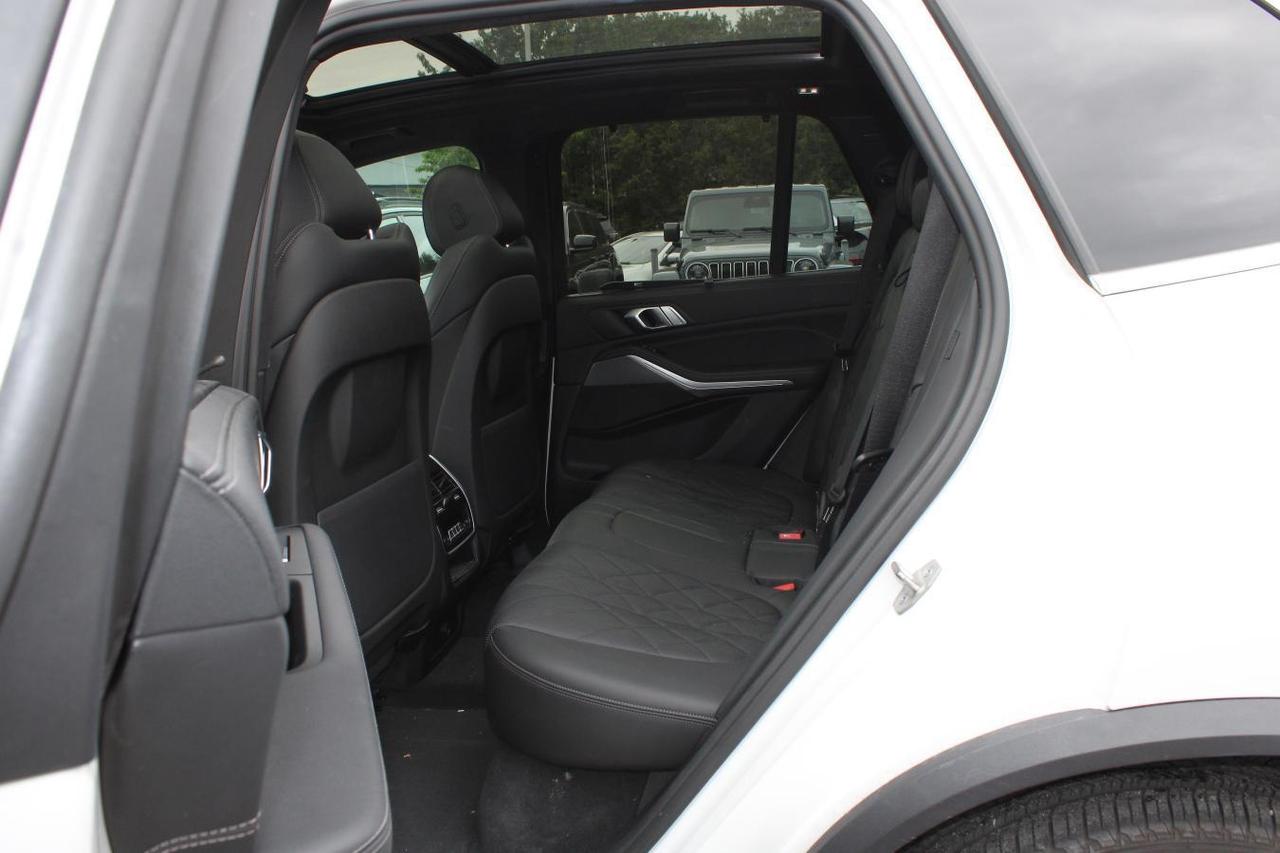 2023 BMW X5 Xdrive40i  Gps Moonroof BkpCam HtdSeats DriveModes Photo