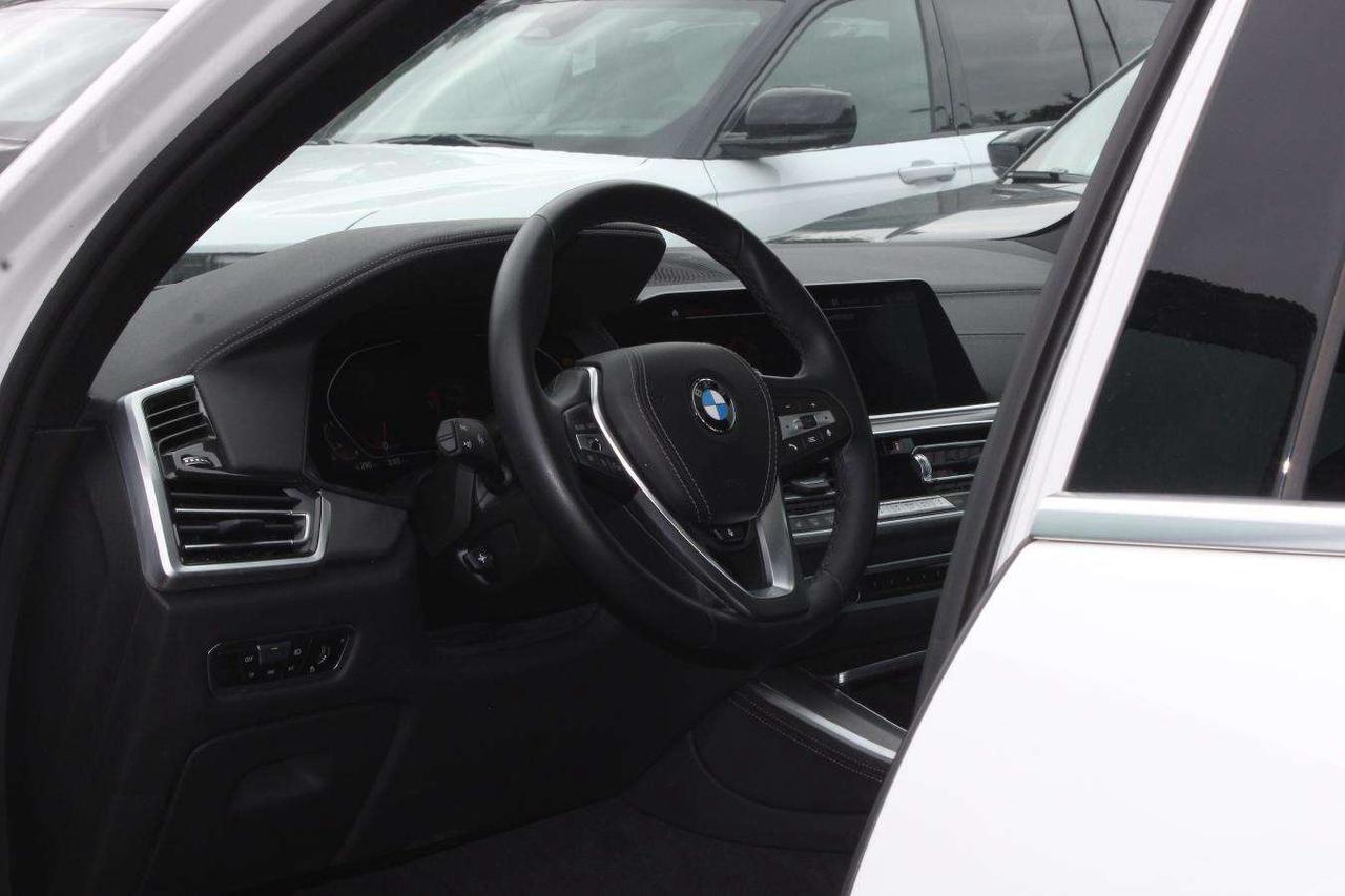 2023 BMW X5 Xdrive40i  Gps Moonroof BkpCam HtdSeats DriveModes Photo