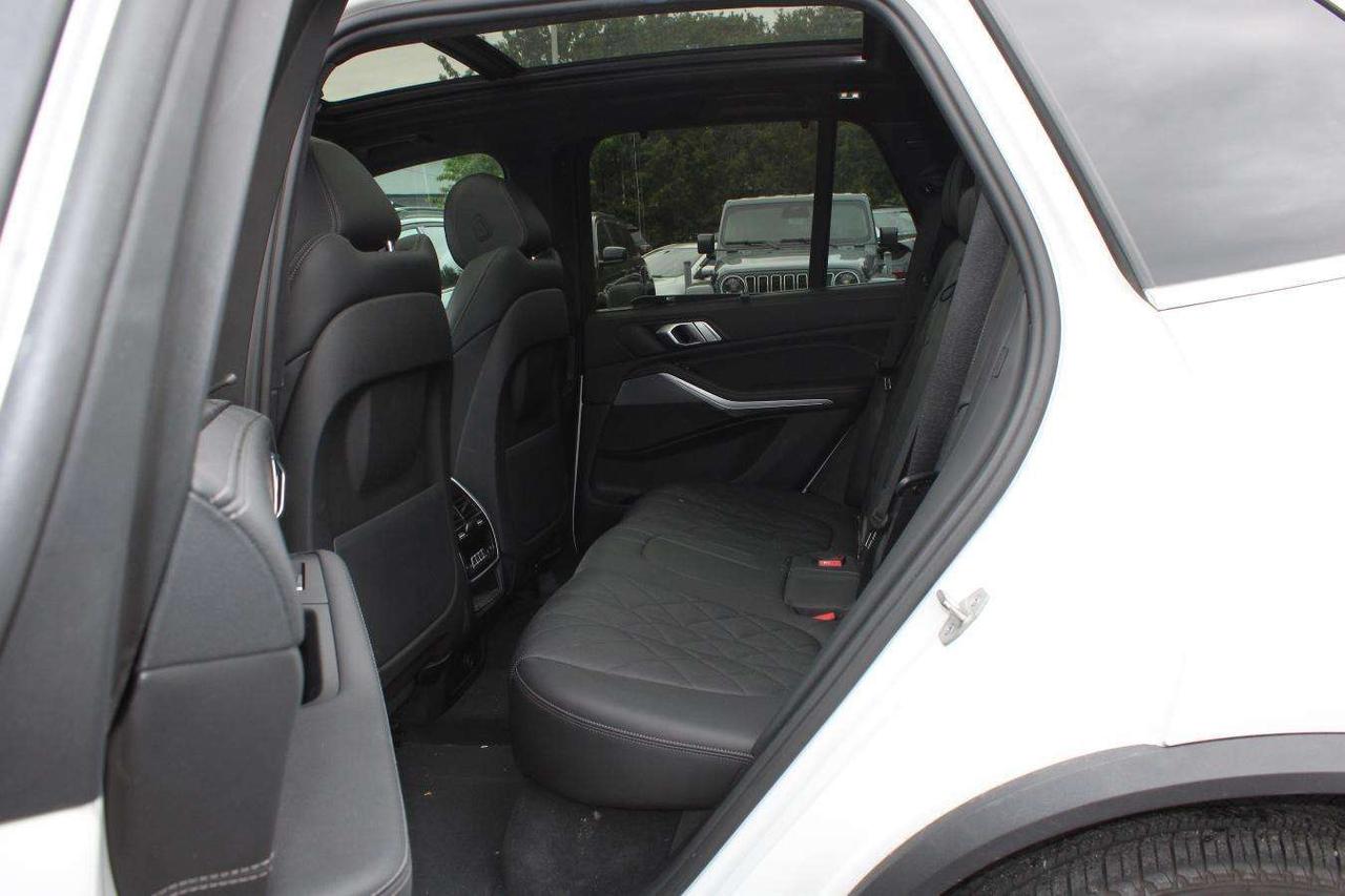 2023 BMW X5 Xdrive40i  Gps Moonroof BkpCam HtdSeats DriveModes Photo