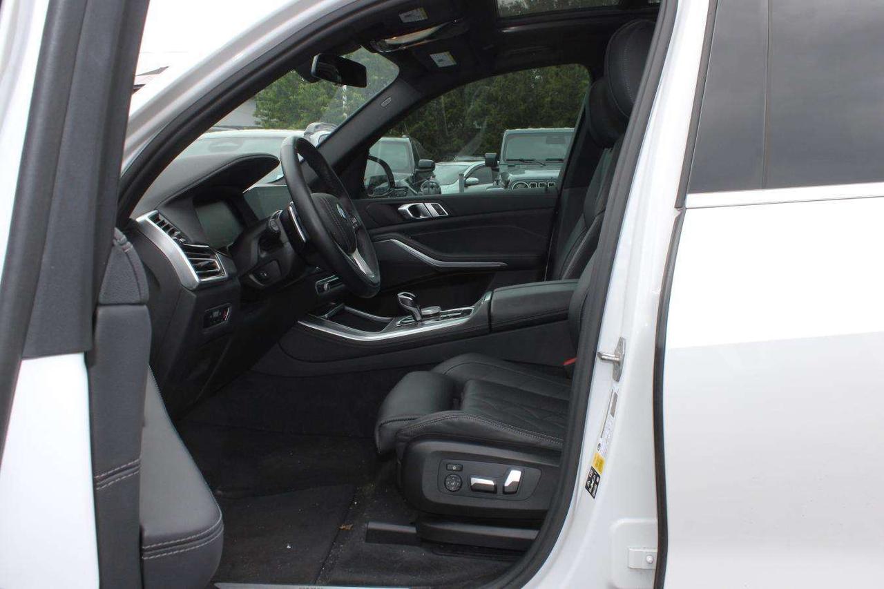 2023 BMW X5 Xdrive40i  Gps Moonroof BkpCam HtdSeats DriveModes Photo