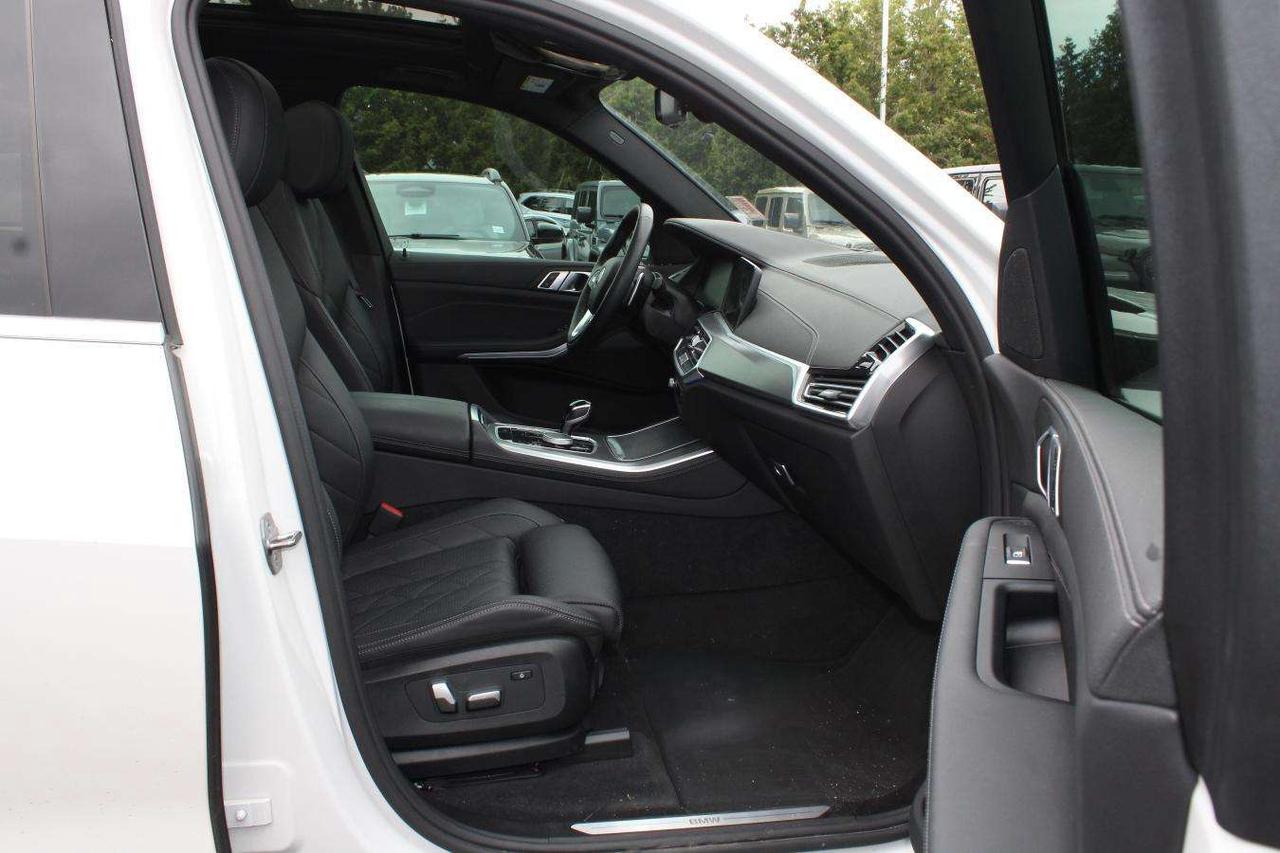 2023 BMW X5 Xdrive40i  Gps Moonroof BkpCam HtdSeats DriveModes Photo