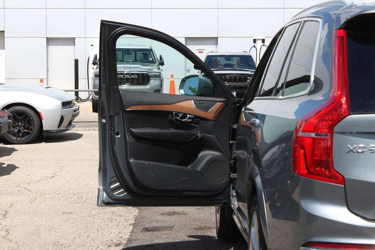2016 Volvo XC90 T6  Gps Moonroof ParkingSensors BkpCam RemoteKeyle Photo