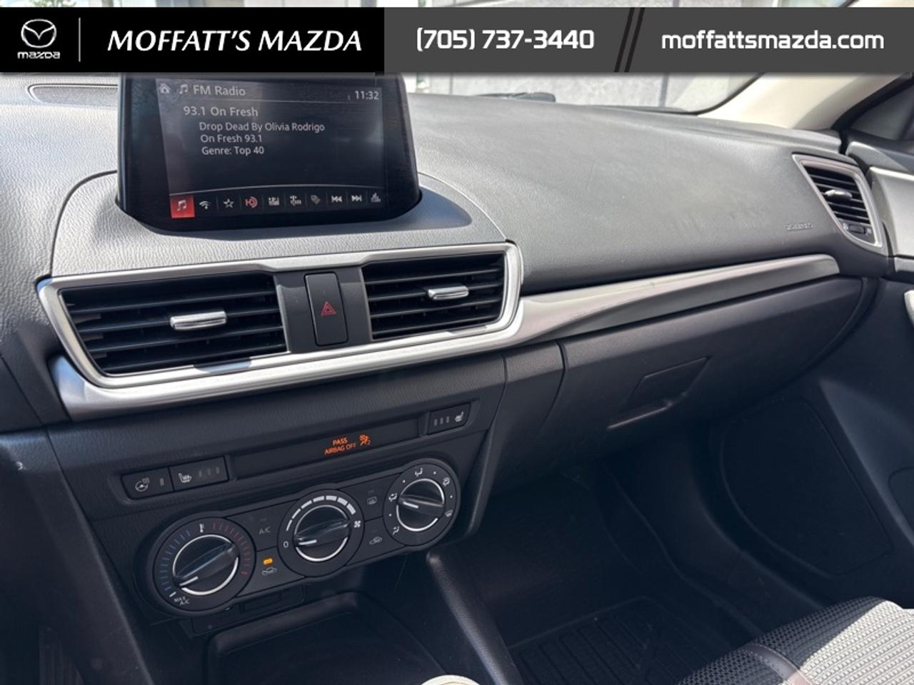2018 Mazda MAZDA3 GS Photo