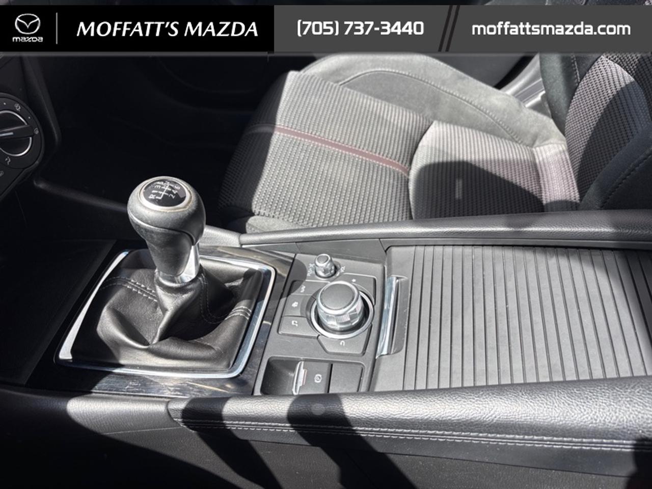 2018 Mazda MAZDA3 GS Photo