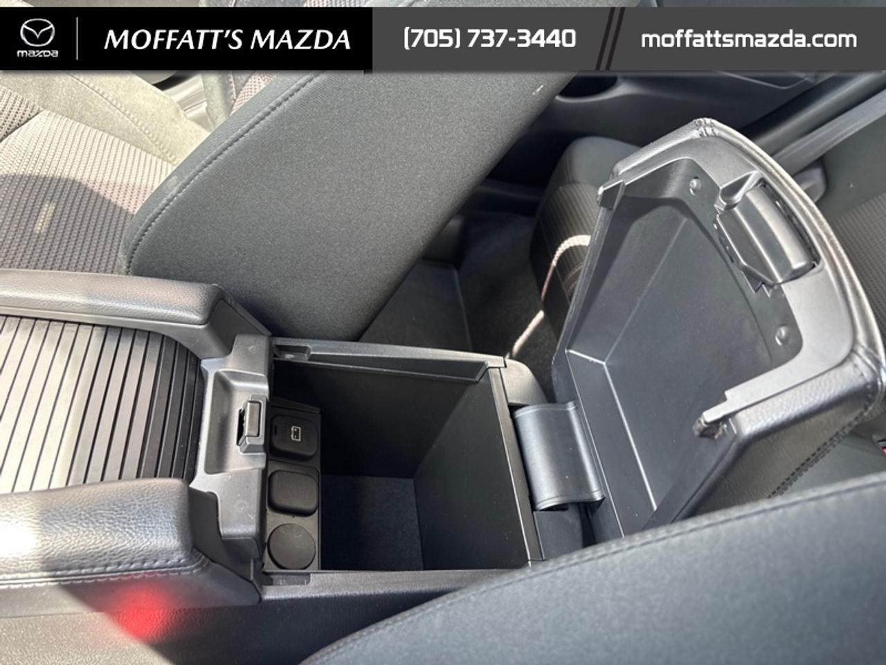 2018 Mazda MAZDA3 GS Photo