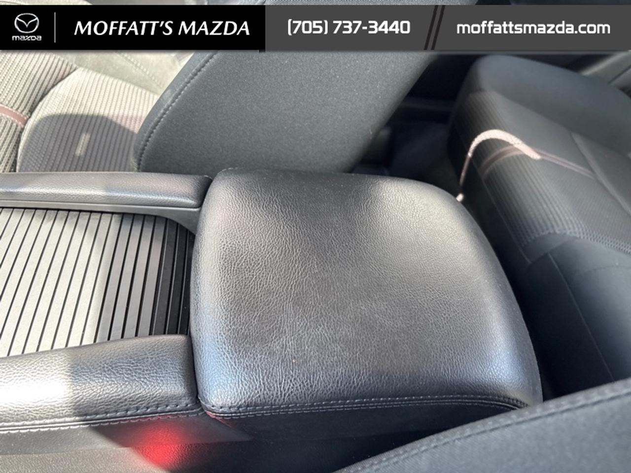 2018 Mazda MAZDA3 GS Photo