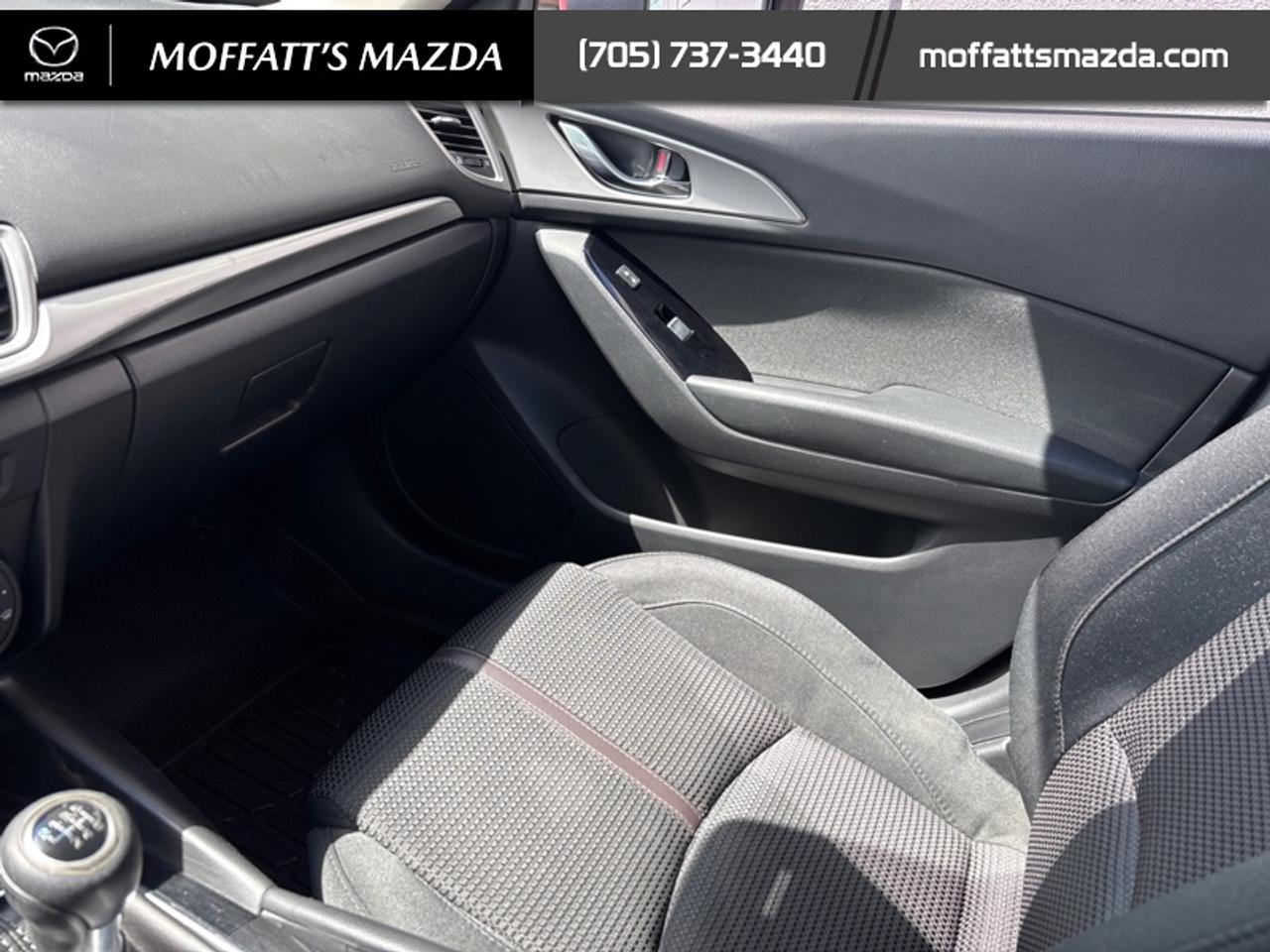 2018 Mazda MAZDA3 GS Photo