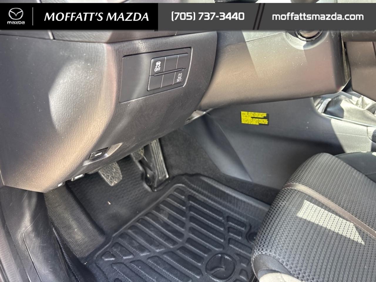 2018 Mazda MAZDA3 GS Photo