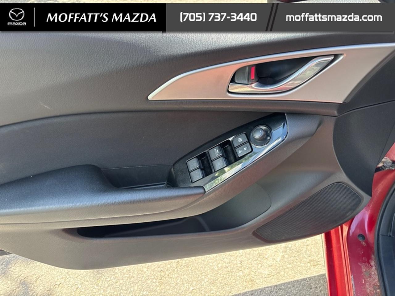 2018 Mazda MAZDA3 GS Photo