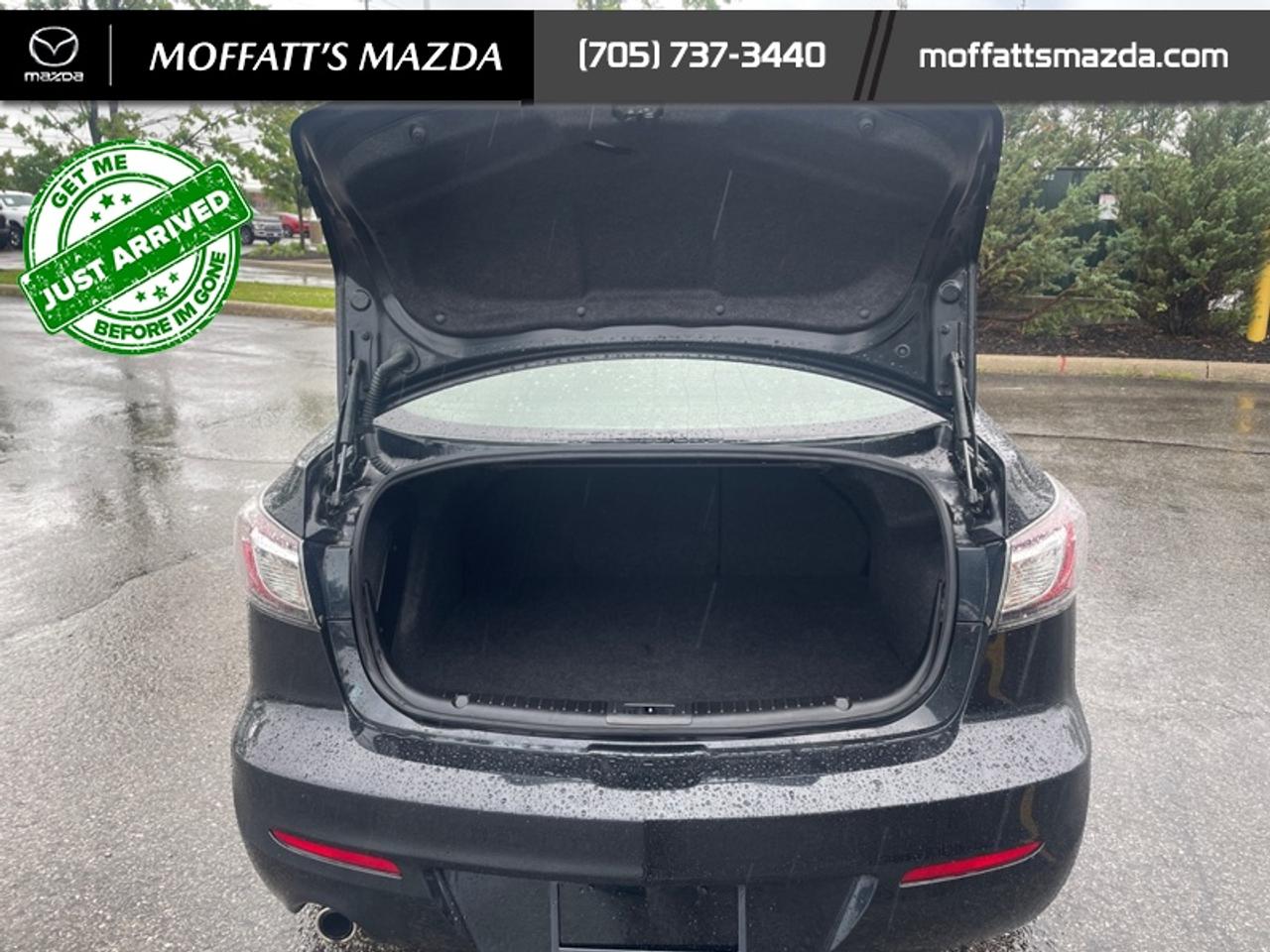 2013 Mazda MAZDA3 GS-SKY Photo