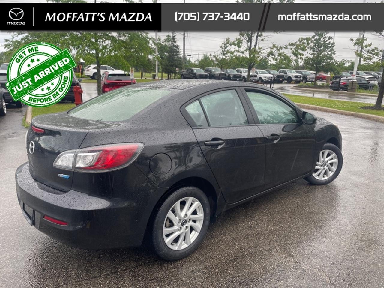 2013 Mazda MAZDA3 GS-SKY Photo