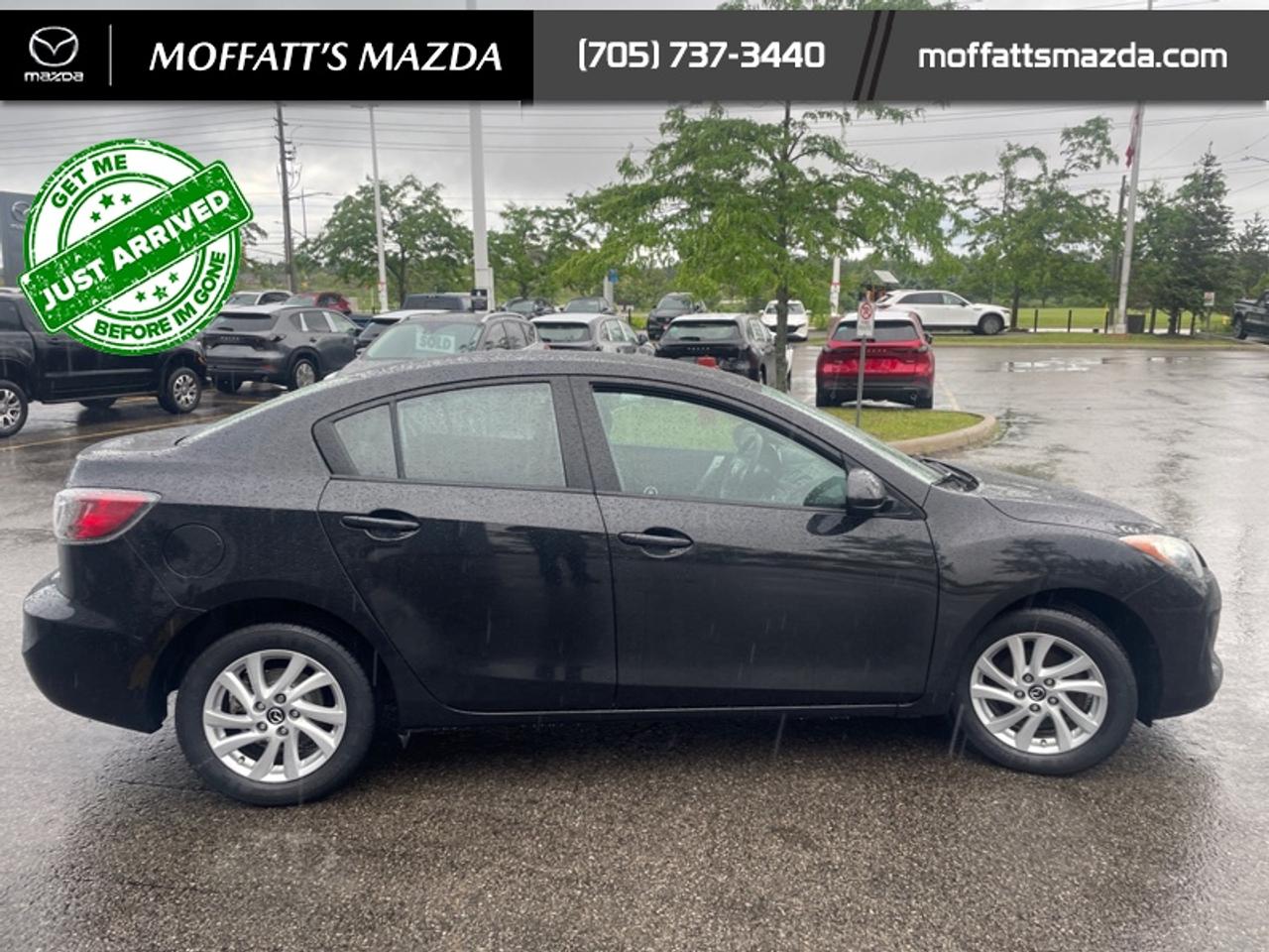 2013 Mazda MAZDA3 GS-SKY Photo