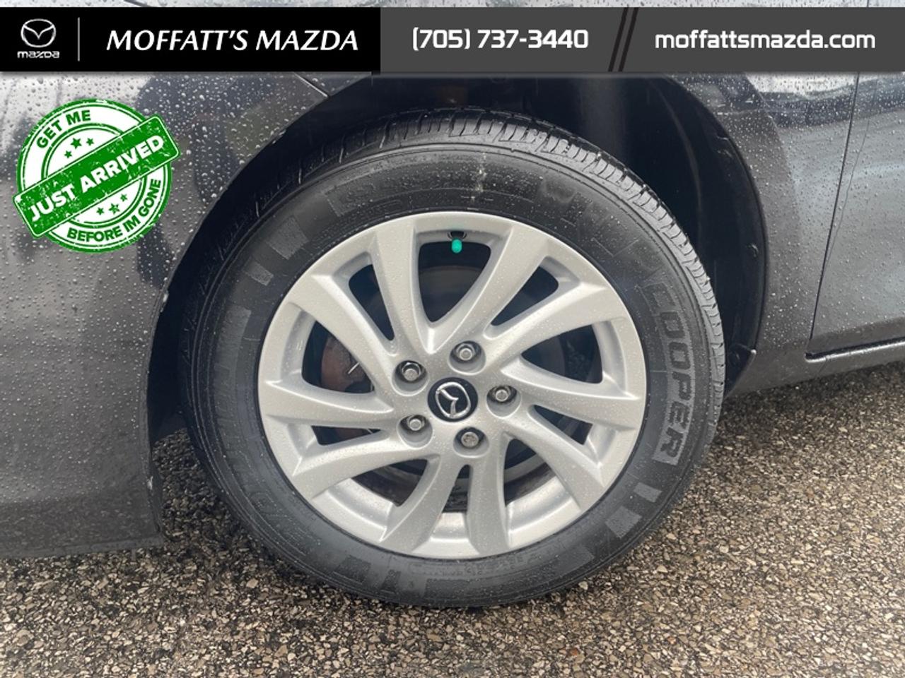 2013 Mazda MAZDA3 GS-SKY Photo