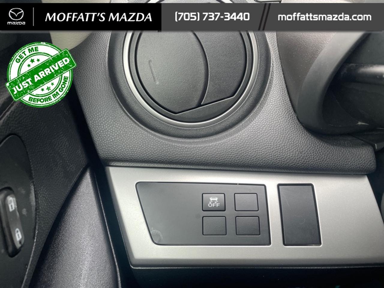 2013 Mazda MAZDA3 GS-SKY Photo