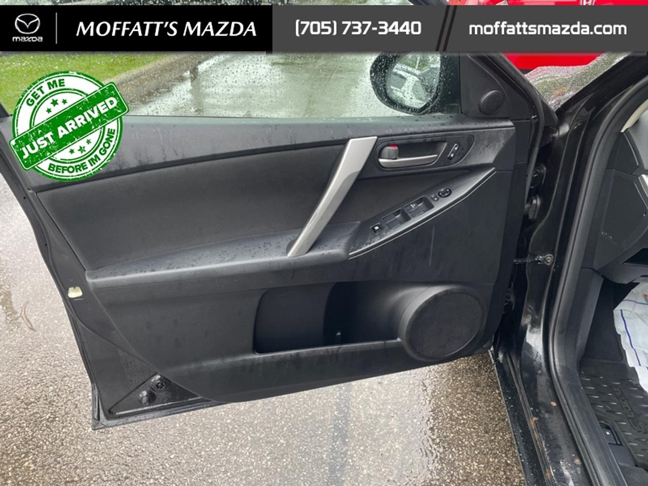 2013 Mazda MAZDA3 GS-SKY Photo