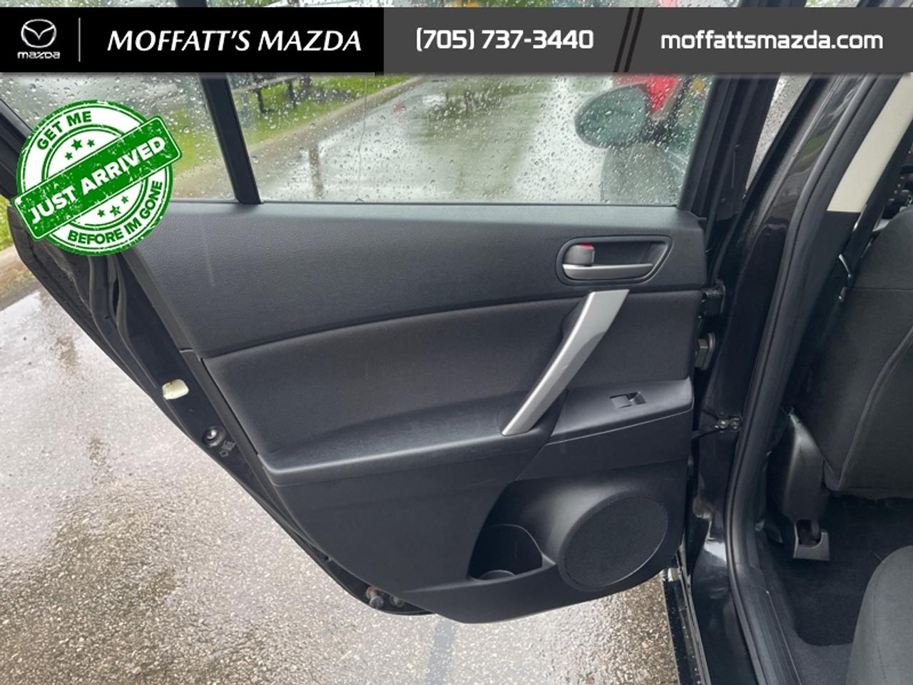 2013 Mazda MAZDA3 GS-SKY Photo