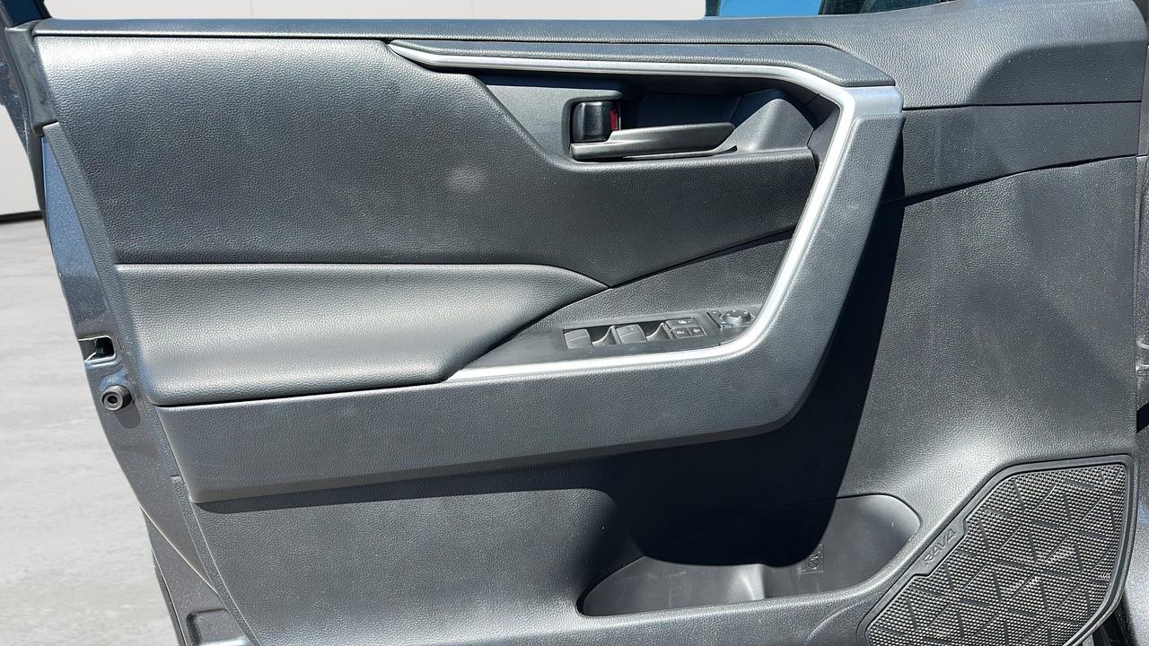 2025 Toyota RAV4 Hybrid  Photo