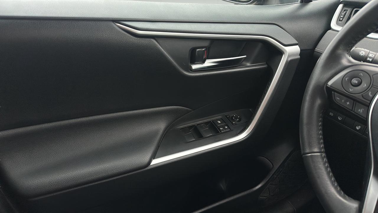 2019 Toyota RAV4 AWD XLE Photo