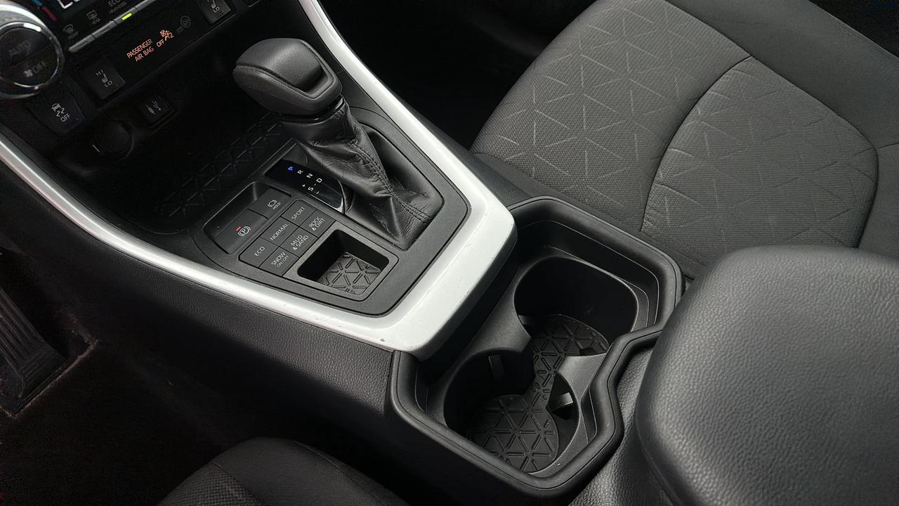 2019 Toyota RAV4 AWD XLE Photo