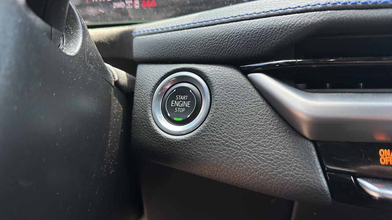 2024 Cadillac XT4 AWD 4dr Sport Photo