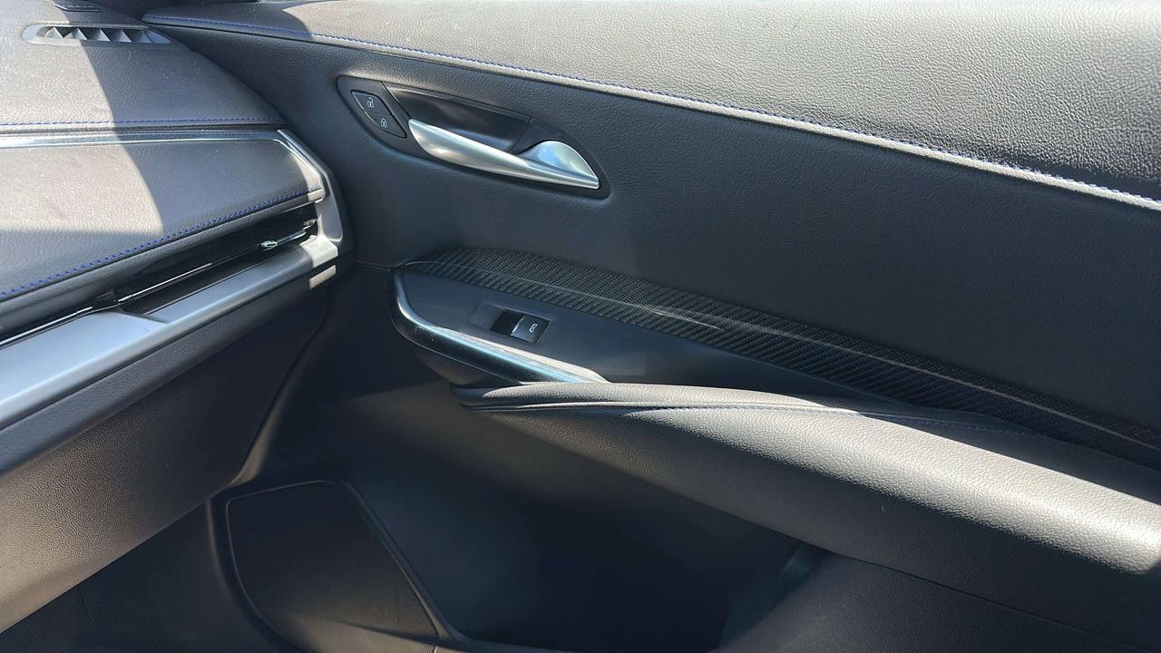 2024 Cadillac XT4 Sport Photo