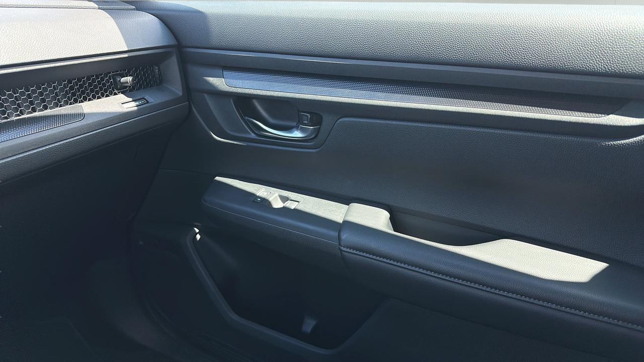 2025 Honda CR-V LX AWD Photo
