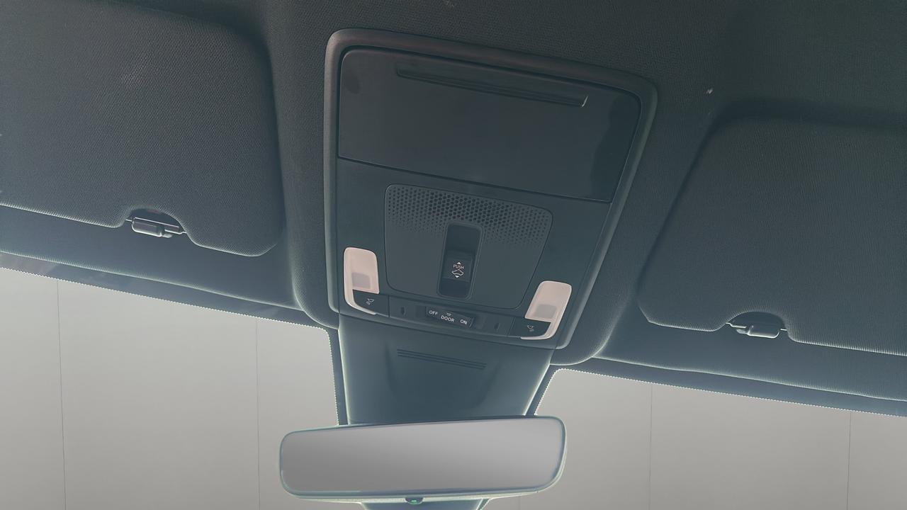 2023 Honda CR-V Hybrid Touring AWD Photo