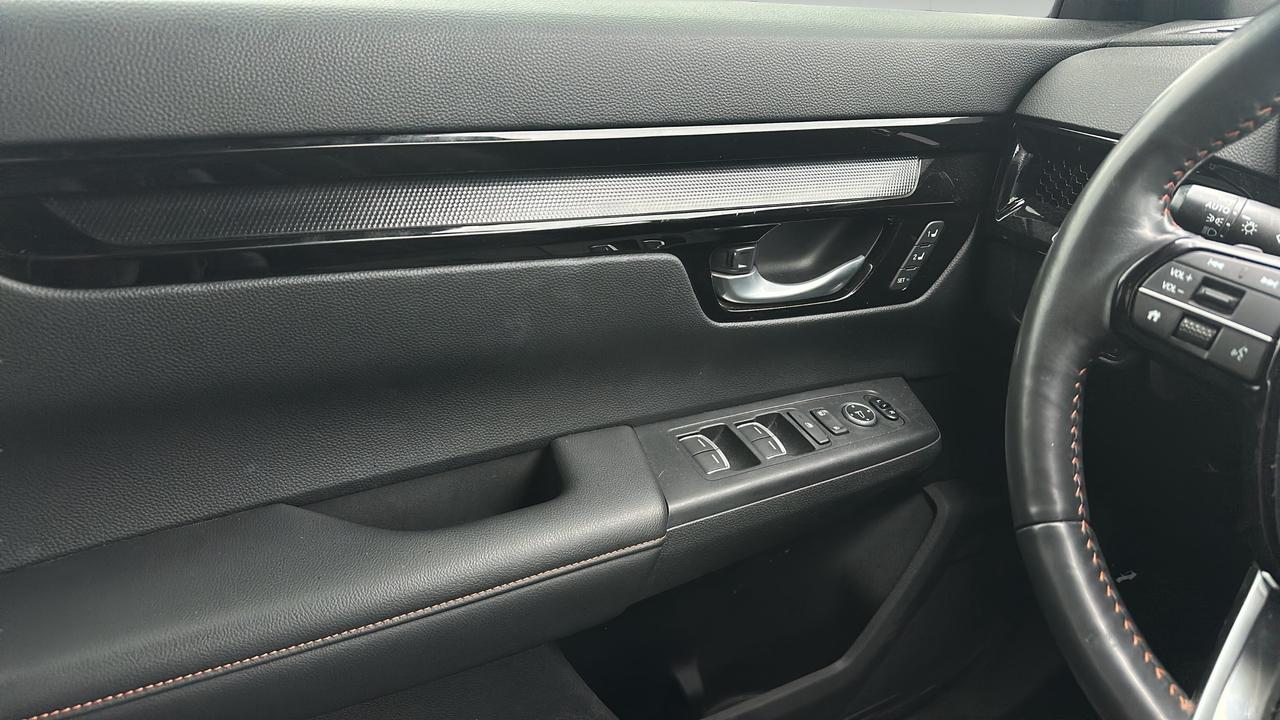 2023 Honda CR-V Hybrid Touring AWD Photo
