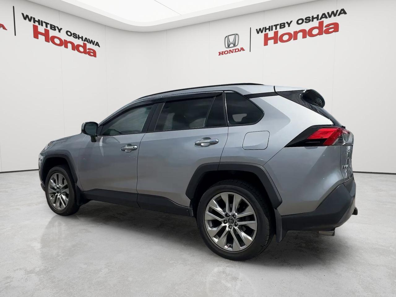 2020 Toyota RAV4 LIMITED AWD Photo3